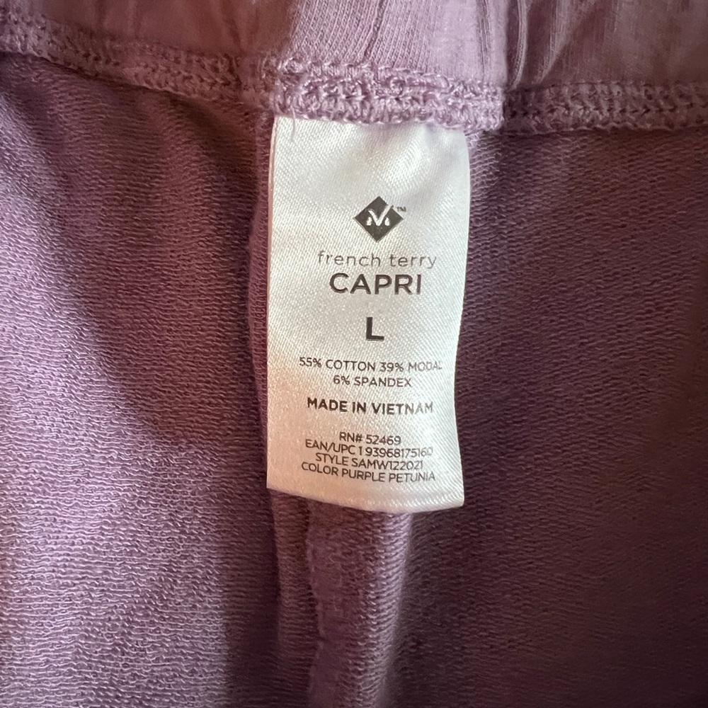 Women’s capri’s 💜 - Picture 4 of 4